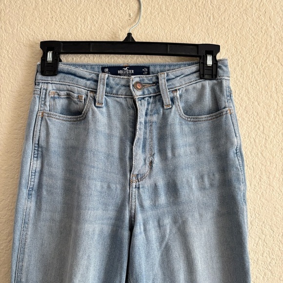 Hollister Ultra High Rise Mom jean Size 0 - Picture 4 of 8